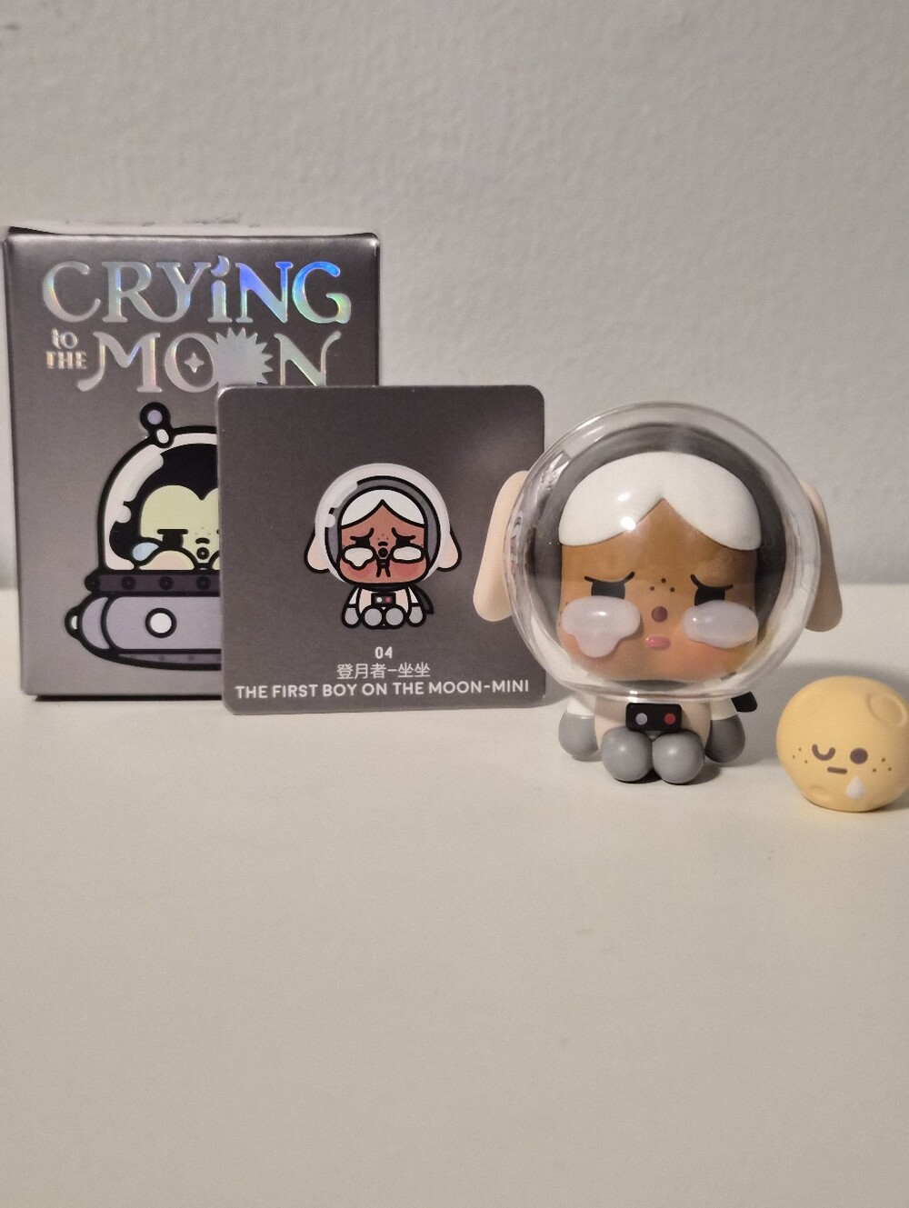 POP MART Crying to the Moon MINI